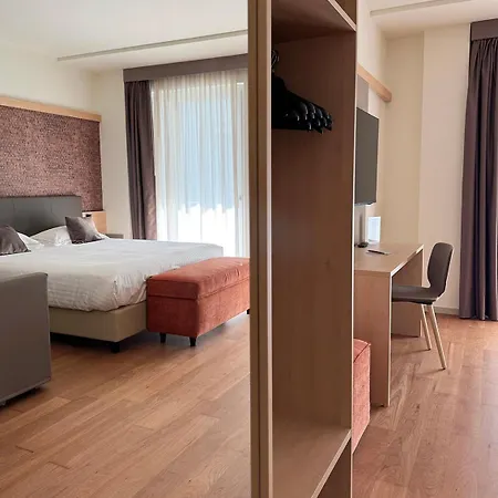 酒店 莱蒂齐亚别墅酒店 3*