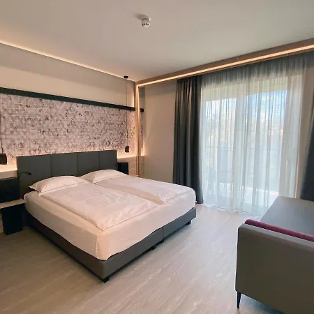 Letizia バルドリーノ