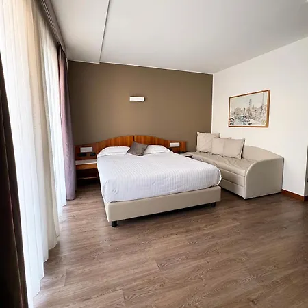 Hotel Letizia 3*
